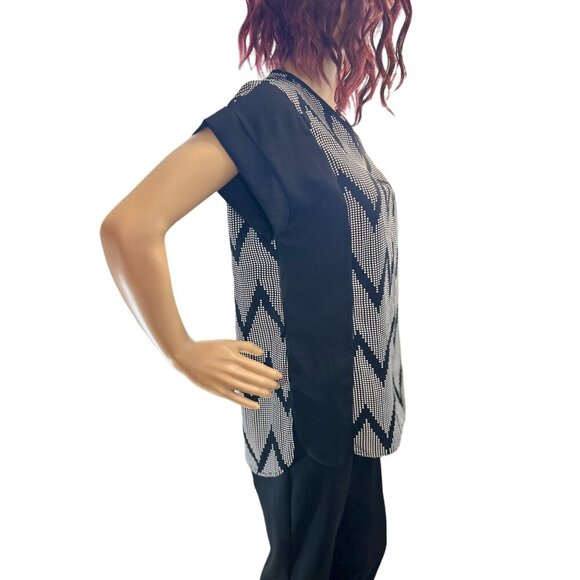 (6 for $25)faith & joy Short Sleeve Chevron Loose Fit Blouse size small - Picture 4 of 8